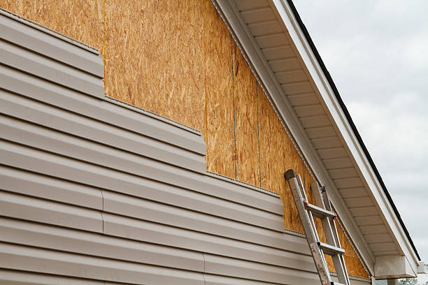 Professional Fiber Cement Siding technician working in Holly Springs, GA